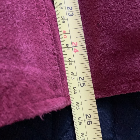 Fall 2025 colour trend

Burgundy / Maroon Vintage BUM Equipment suede jacket - Picture 9 of 10